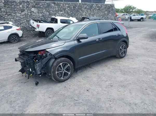 KNDCP3LE7S5225703 2025 KIA NIRO - Image 2