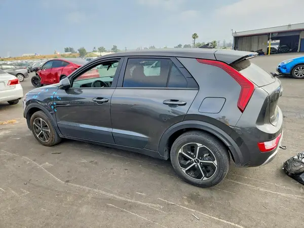 KNDCP3LE7S5255686 2025 KIA NIRO - Image 2
