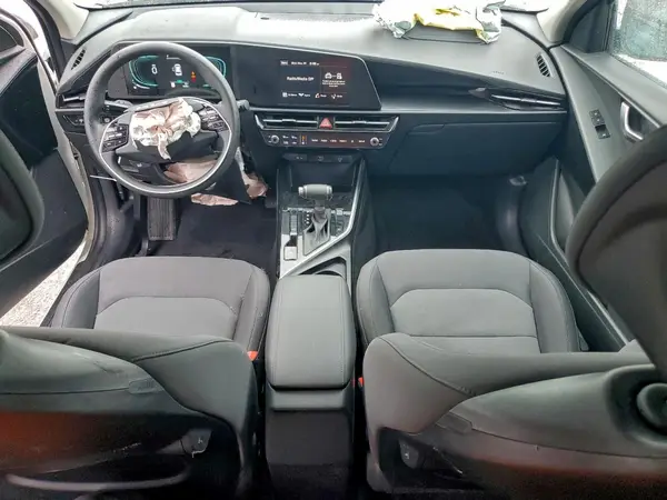 KNDCP3LE7S5300805 2025 KIA NIRO - Image 8