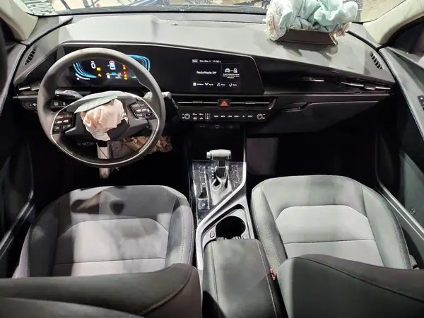 KNDCP3LE7T5319694 2026 KIA NIRO - Image 8