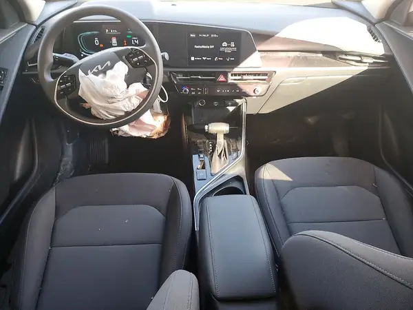 KNDCP3LE7T5324670 2026 KIA NIRO - Image 8