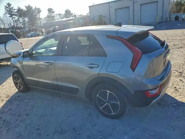 KNDCP3LE8P5082302 2023 KIA NIRO - Image 2