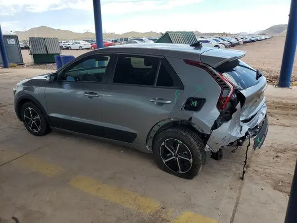 KNDCP3LE8P5082588 2023 KIA NIRO - Image 2