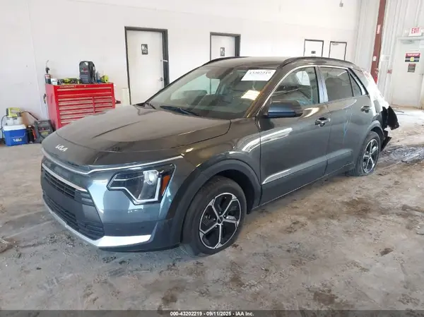 KNDCP3LE8P5086897 2023 KIA NIRO - Image 2