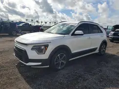 KNDCP3LE8P5087290 2023 KIA NIRO