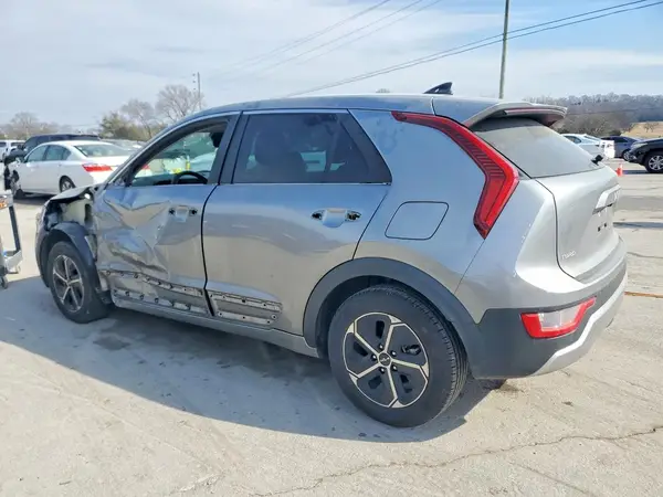 KNDCP3LE8P5094496 2023 KIA NIRO - Image 2