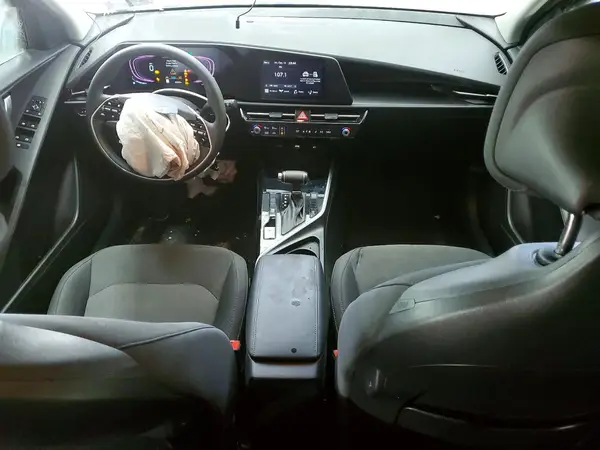 KNDCP3LE8P5098533 2023 KIA NIRO - Image 8