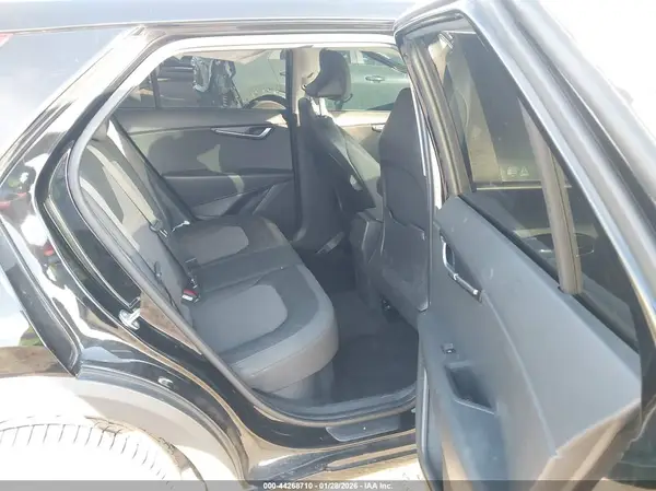 KNDCP3LE8P5105867 2023 KIA NIRO - Image 8