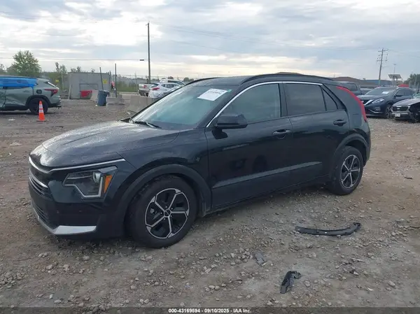 KNDCP3LE8R5128231 2024 KIA NIRO - Image 2