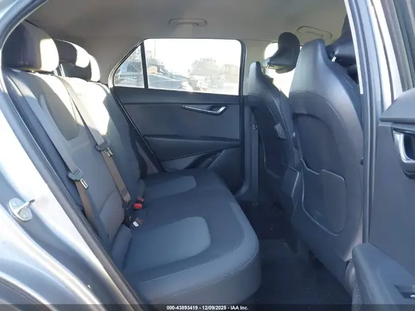 KNDCP3LE8R5150147 2024 KIA NIRO - Image 8