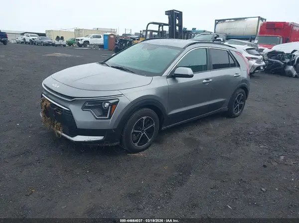 KNDCP3LE8R5169250 2024 KIA NIRO - Image 2