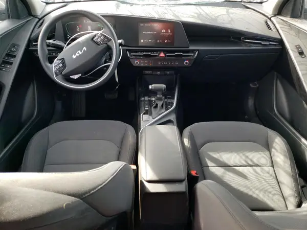 KNDCP3LE8R5179213 2024 KIA NIRO - Image 8