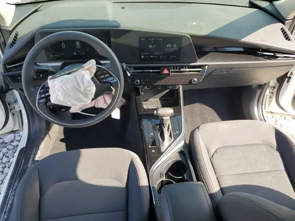 KNDCP3LE8R5179230 2024 KIA NIRO - Image 8