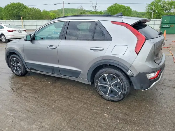 KNDCP3LE8S5246396 2025 KIA NIRO - Image 2
