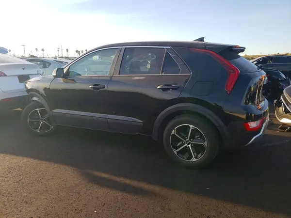 KNDCP3LE8S5264767 2025 KIA NIRO - Image 2