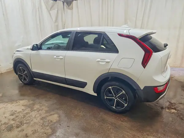 KNDCP3LE8T5323141 2026 KIA NIRO - Image 2