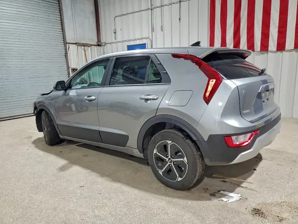 KNDCP3LE8T5330476 2026 KIA NIRO - Image 2