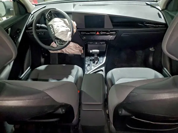 KNDCP3LE8T5330476 2026 KIA NIRO - Image 8