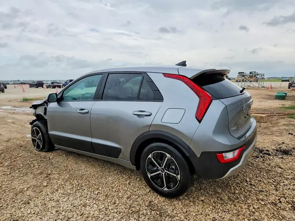 KNDCP3LE8T5342871 2026 KIA NIRO - Image 2