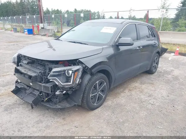 KNDCP3LE9P5063550 2023 KIA NIRO - Image 2