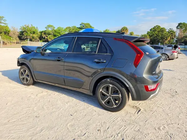 KNDCP3LE9P5084804 2023 KIA NIRO - Image 2