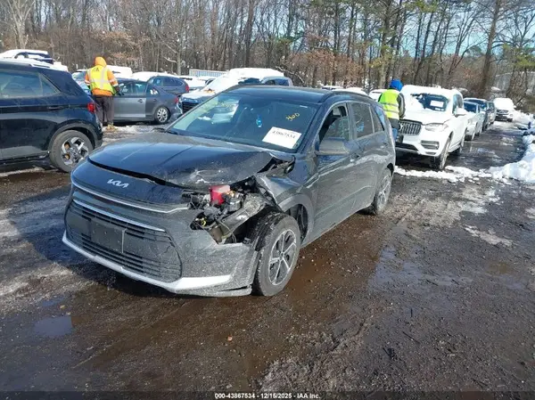 KNDCP3LE9P5088304 2023 KIA NIRO - Image 2