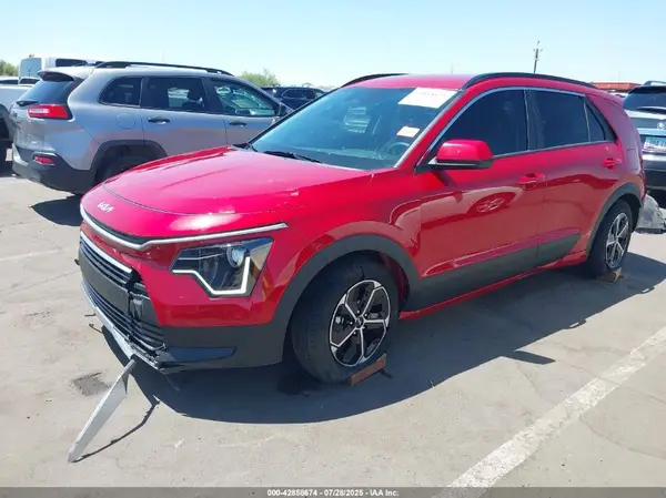 KNDCP3LE9R5170570 2024 KIA NIRO - Image 2