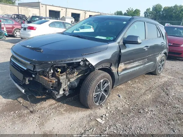 KNDCP3LE9R5171895 2024 KIA NIRO - Image 2