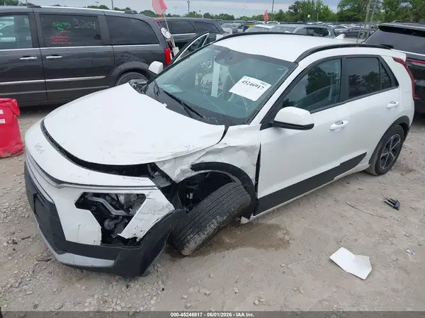 KNDCP3LE9S5231759 2025 KIA NIRO - Image 2
