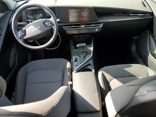 KNDCP3LE9S5268407 2025 KIA NIRO - Image 8
