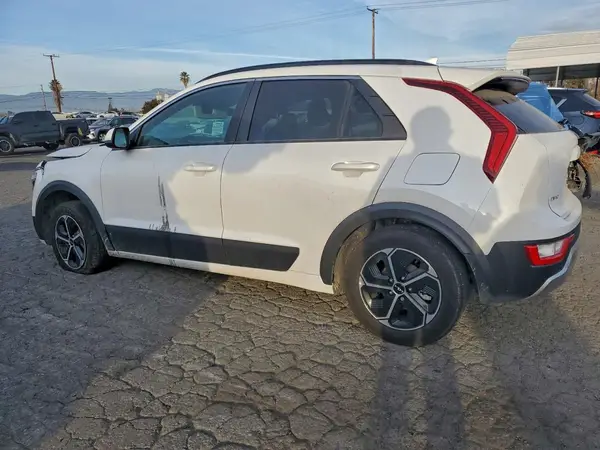 KNDCP3LE9S5269590 2025 KIA NIRO - Image 2