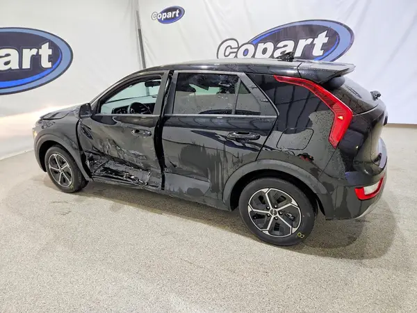 KNDCP3LE9S5300689 2025 KIA NIRO - Image 2