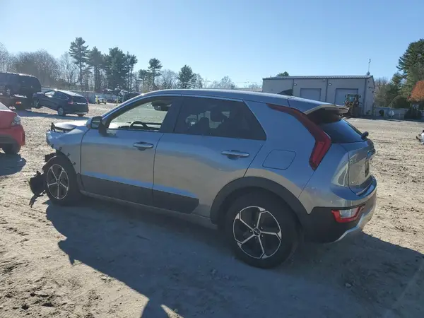 KNDCP3LEXP5064870 2023 KIA NIRO - Image 2