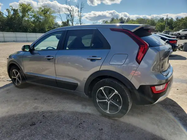 KNDCP3LEXP5070412 2023 KIA NIRO - Image 2