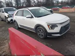 KNDCP3LEXR5146939 2024 KIA NIRO