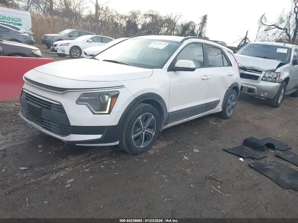 KNDCP3LEXR5146939 2024 KIA NIRO - Image 2