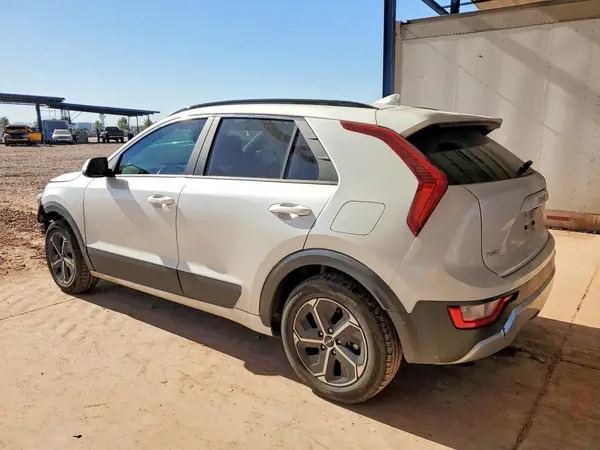 KNDCP3LEXR5162591 2024 KIA NIRO - Image 2