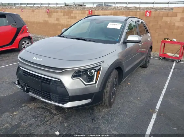 KNDCP3LEXS5270313 2025 KIA NIRO - Image 2