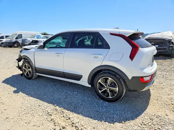 KNDCP3LEXT5375421 2026 KIA NIRO - Image 2