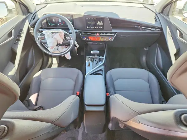 KNDCP3LEXT5375421 2026 KIA NIRO - Image 8