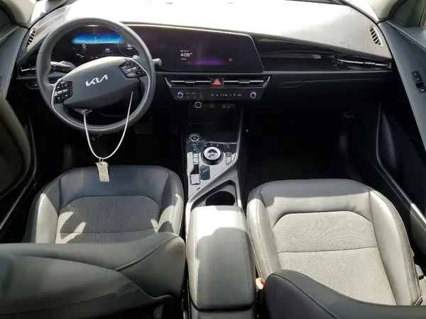 KNDCR3L10P5021873 2023 KIA NIRO - Image 8