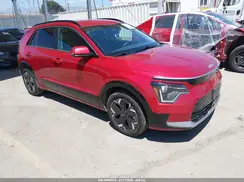 KNDCR3L10P5024675 2023 KIA NIRO