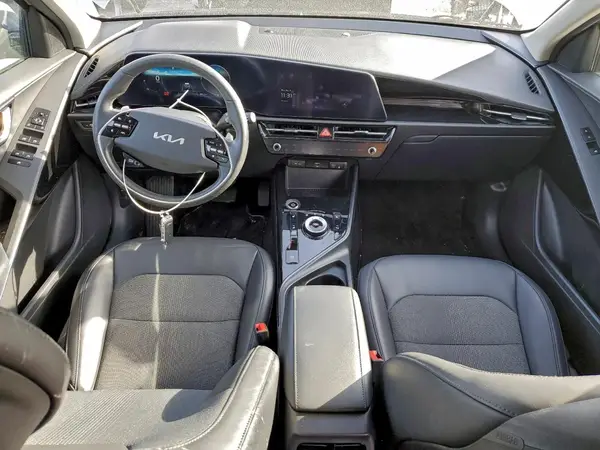 KNDCR3L10P5029553 2023 KIA NIRO - Image 8