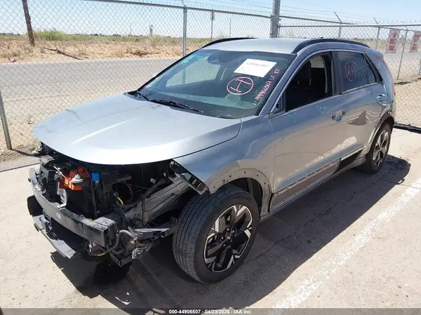 KNDCR3L10P5030752 2023 KIA NIRO - Image 2