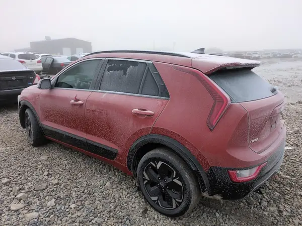 KNDCR3L10P5032727 2023 KIA NIRO - Image 2
