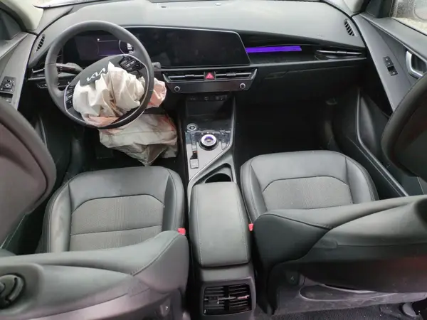 KNDCR3L10P5032727 2023 KIA NIRO - Image 8