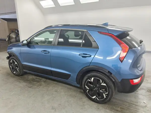 KNDCR3L10P5036499 2023 KIA NIRO - Image 2