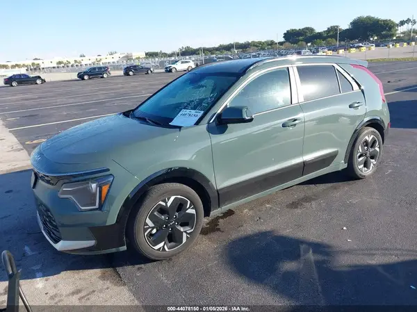 KNDCR3L10P5045185 2023 KIA NIRO - Image 2