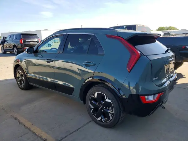 KNDCR3L10P5045574 2023 KIA NIRO - Image 2
