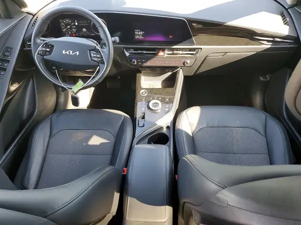 KNDCR3L10P5045574 2023 KIA NIRO - Image 8